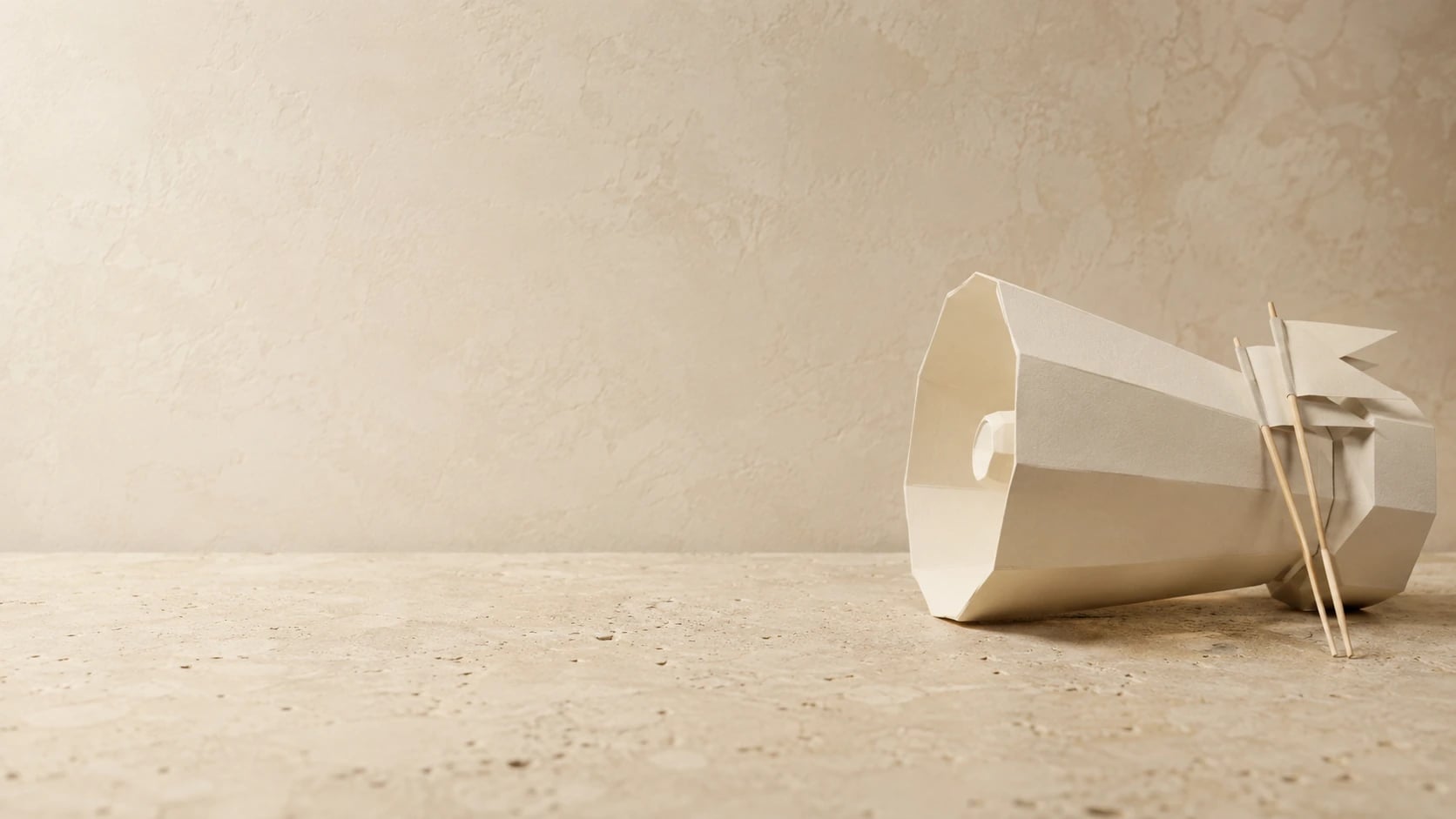 Stillleben aus gefaltetem Papier zum Thema KI im Marketing
